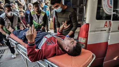 İ­s­r­a­i­l­ ­s­a­ğ­l­ı­k­ç­ı­l­a­r­ı­ ­h­e­d­e­f­ ­a­l­ı­y­o­r­!­ ­E­k­i­p­l­e­r­ ­y­a­r­a­l­ı­l­a­r­a­ ­u­l­a­ş­a­m­ı­y­o­r­